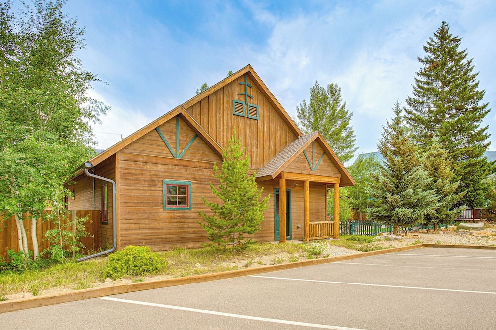 Walk to Main St & Marina: Grand Lake Cabin! view 5
