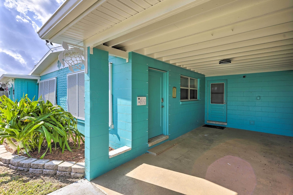 Cute & Cozy Florida Duplex: Walk to Beaches! view 3