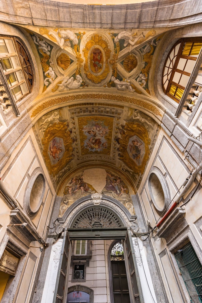 Palazzo Maddaloni Sweet Home By Napoliapartments