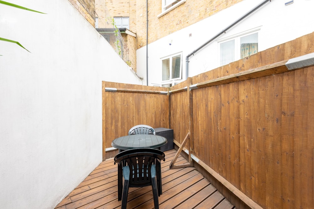 outdoor bbq area