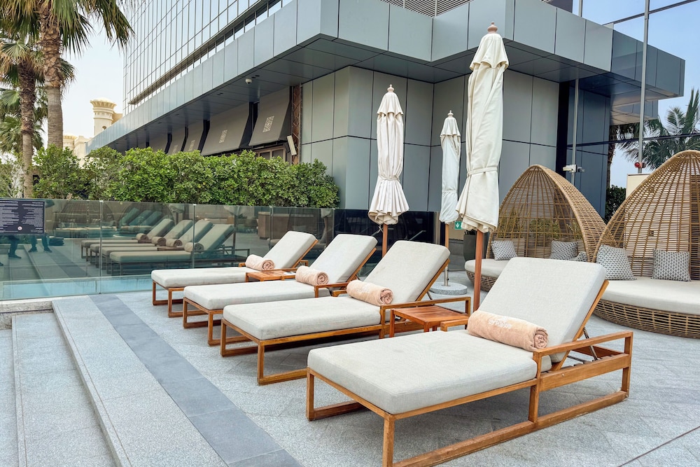 PVH - Inviting Studio - Palm Tower