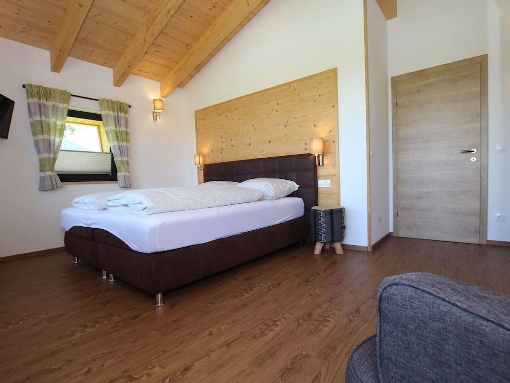 Chalet Gamsknogel mit Privatem Pool und Whirlpool