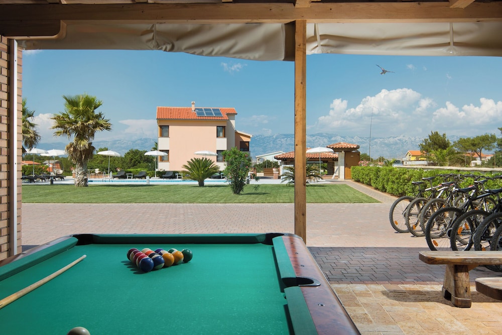 Malibu Grand Royale – Luxury Group Villa