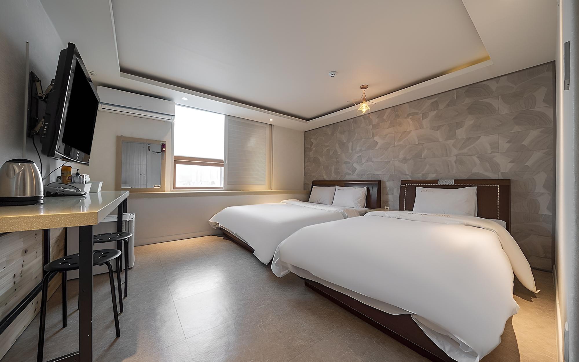 Yangpyeong River House view 2