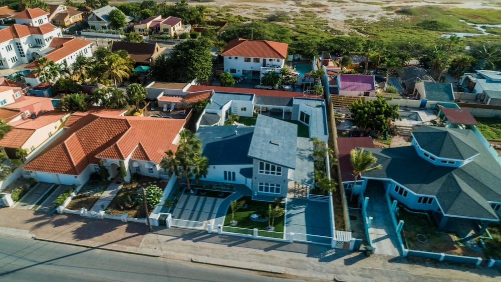 NEW Modern Stylish 6BR 6BA Villa Near Palmbeach