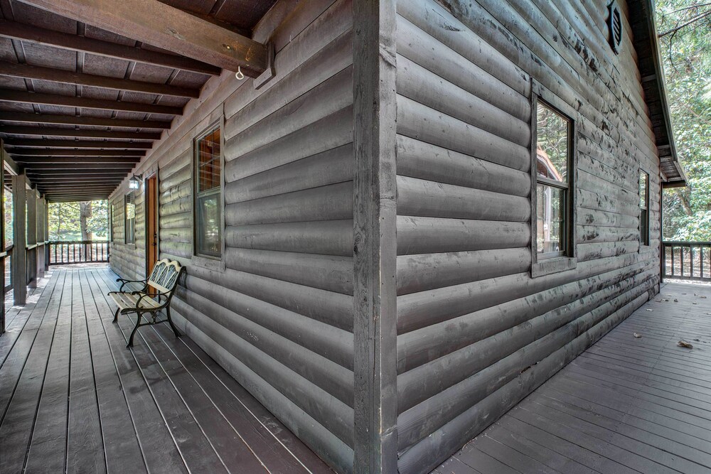 Private Broken Bow Cabin w/ Hot Tub + Gazebo! view 5