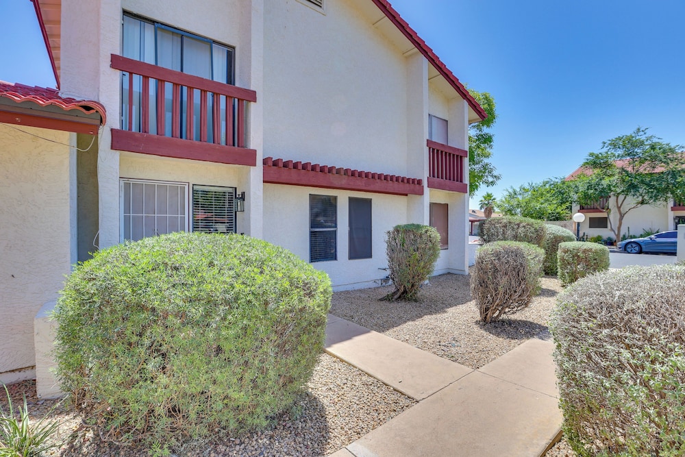Pet-friendly Phoenix Townhome w/ Pool Access! view 3