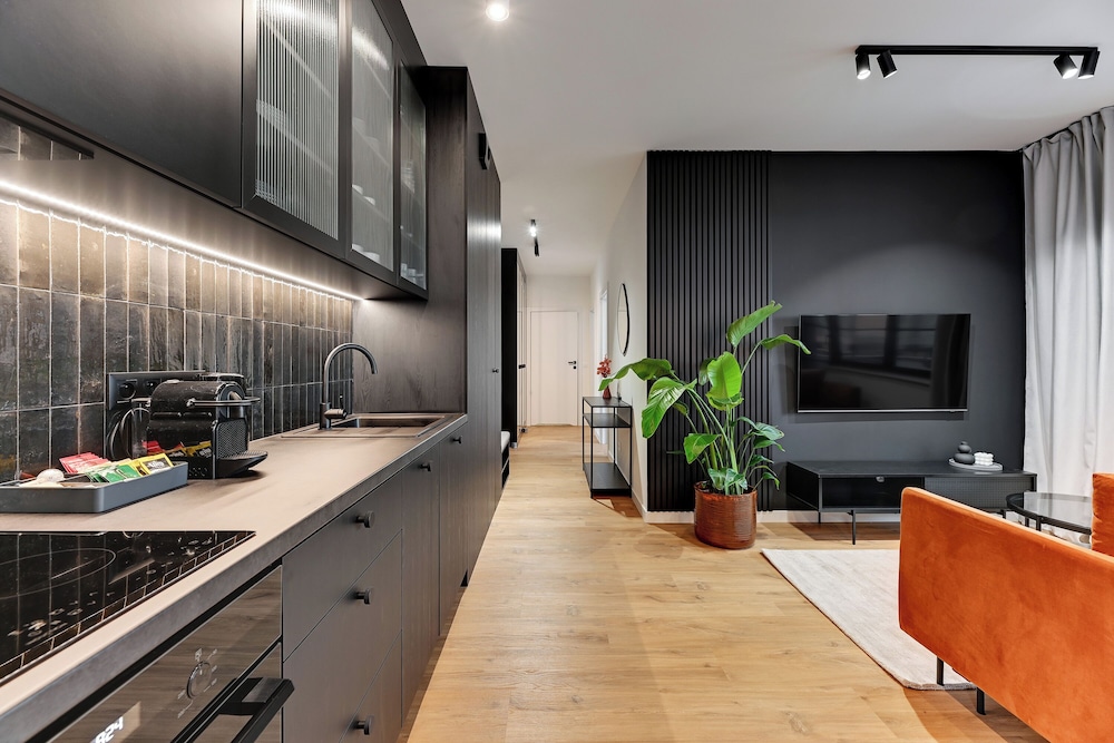 Doki Living - Foodhall & Parking by Downtown Apartments