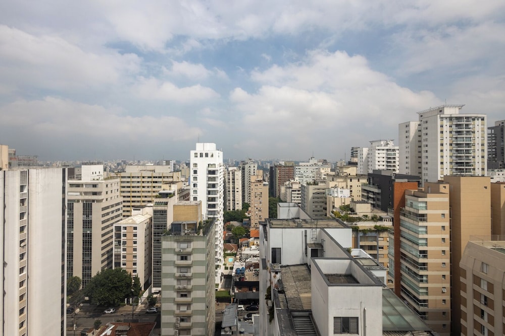 Housi Bela Cintra