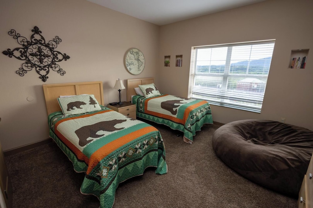 Mountain View Condo 1501
