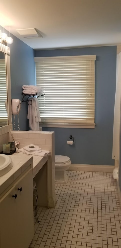 Downtown Guest Quarters Hotel