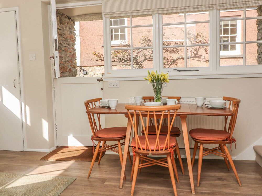 11 Robinsons Row view 5