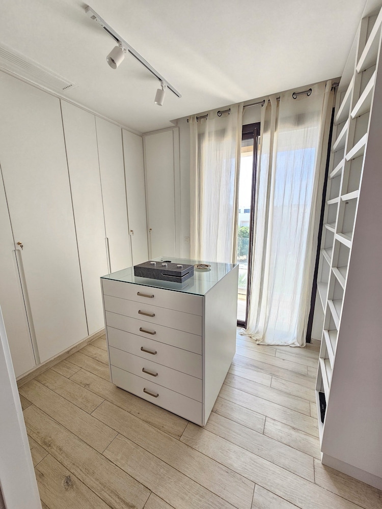 Stylish Luxe House with Garden Marsa view 4