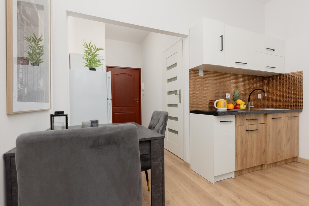 Piotrkowska Modern Studio by Renters view 5