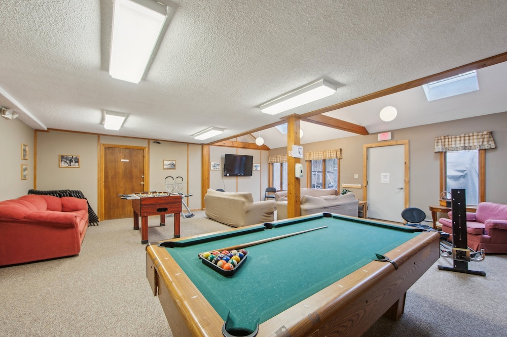 Peaceful Valley 72i - A Cozy Mountain Retreat 2 Bedroom Townhouse by The Summit at Gore Mountain