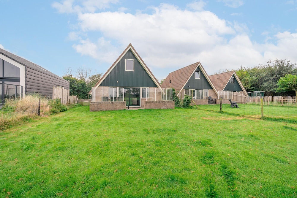 Tastefully and Modernly Furnished Holiday Home for 6 Persons