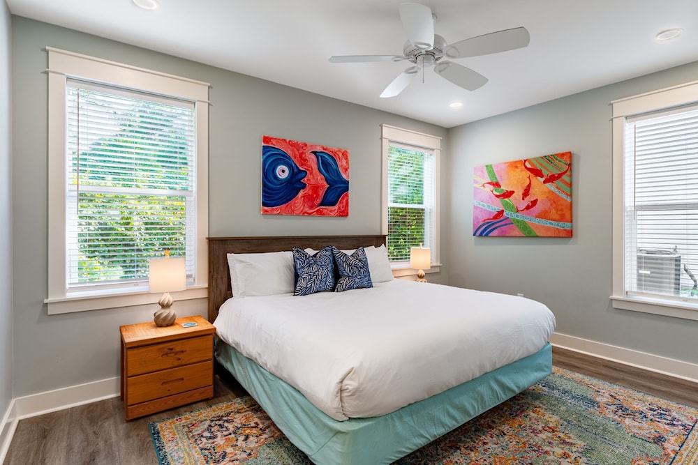 Gulf Coast Gem by Avantstay 3 Blocks to Beach Town Plaza Community Pool