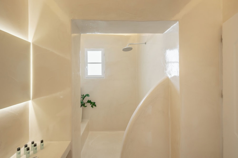 Loukas & Emma Eco Houses