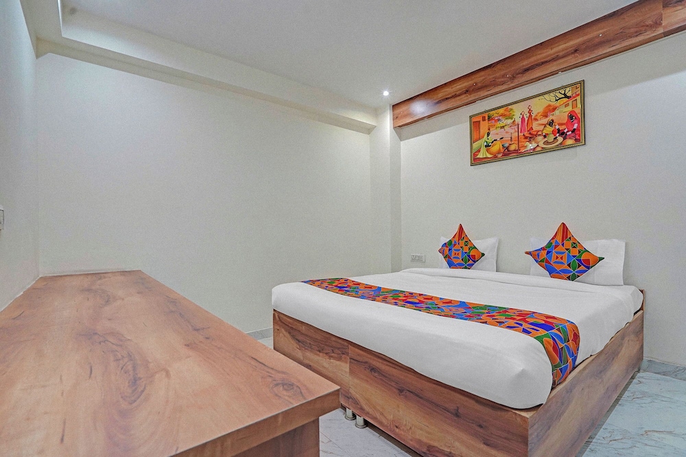 Fabhotel Poorva Residency