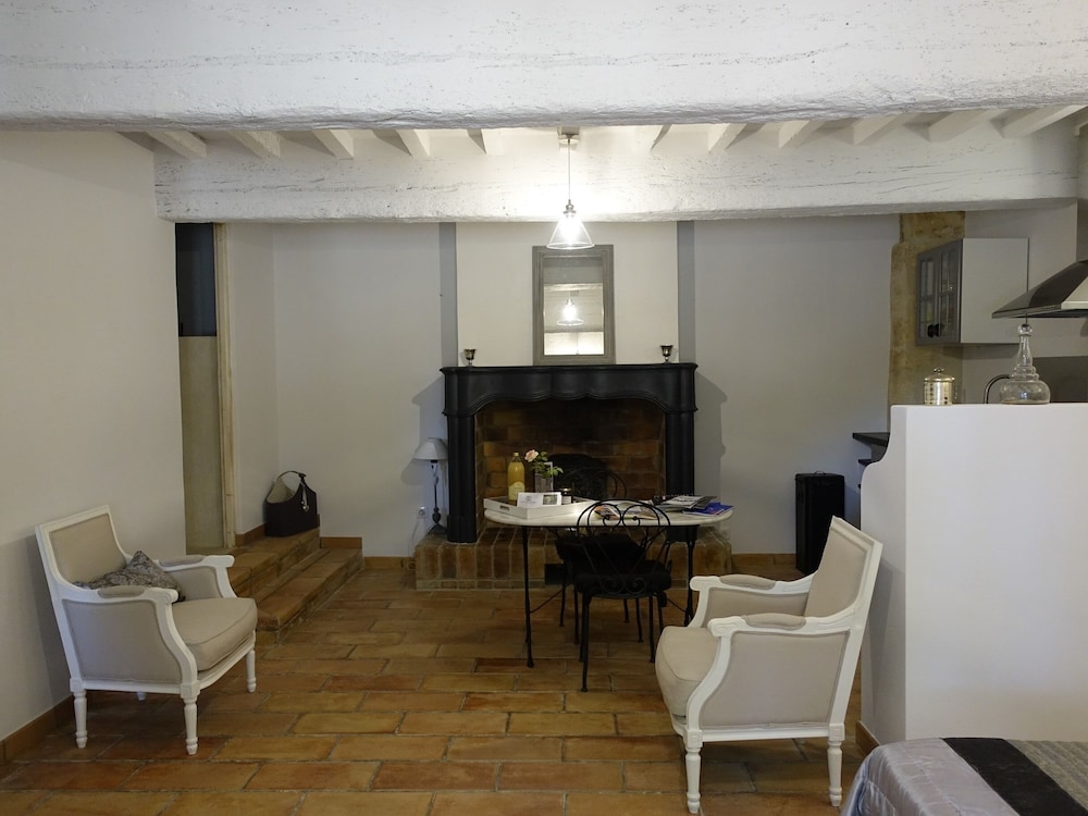 Domaine de Rhodes - Locations de Vacances / Vacation Rentals