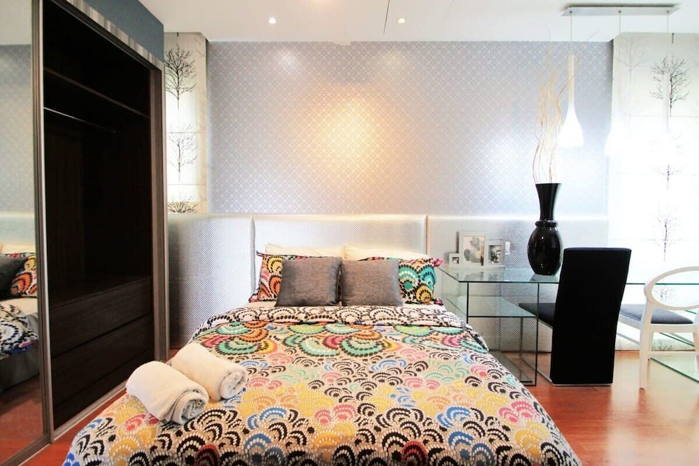 Chic 4BR Oasis With Gazebo, Your Dream Getaway