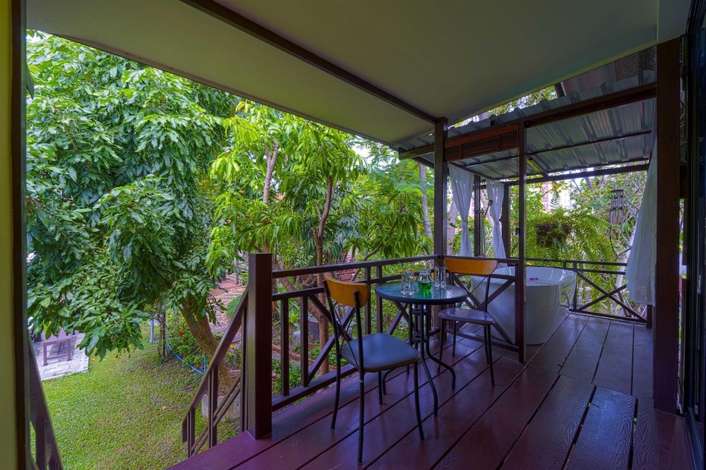 Fantastic Resort Near Town Location BS88