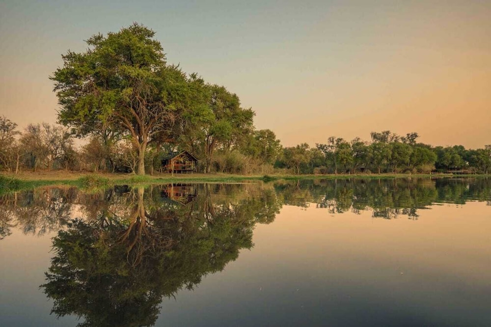 Khwai Mokoro Safaris and Campsites