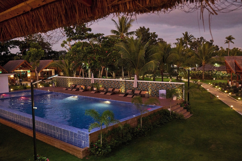 Casa Verde Cliff Resort and Spa