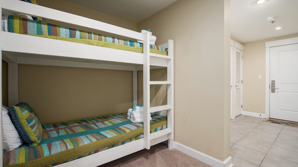 20th Floor Condo! Sleeps 8! Gulf Front Master Suite w/ Beautiful Gulf Views!