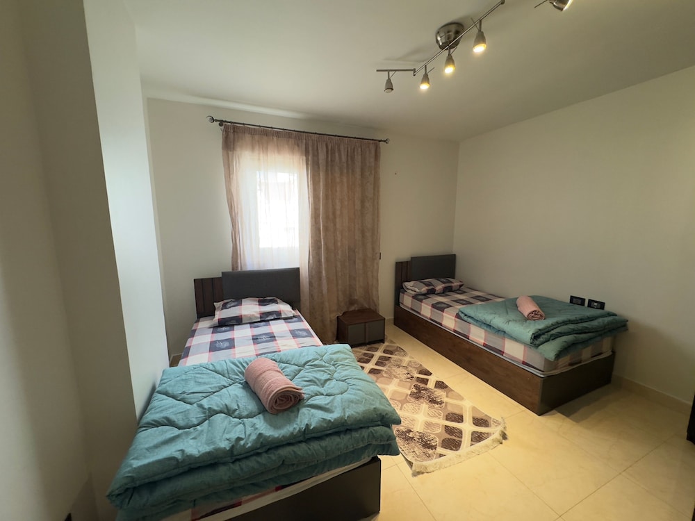 CK 1108 Spacious 2BR Apt 2BA Near Airport