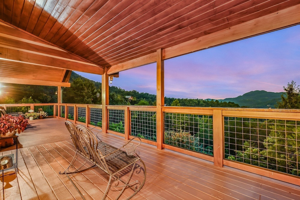 Panoramic Pointe 2 Bedroom Cabin