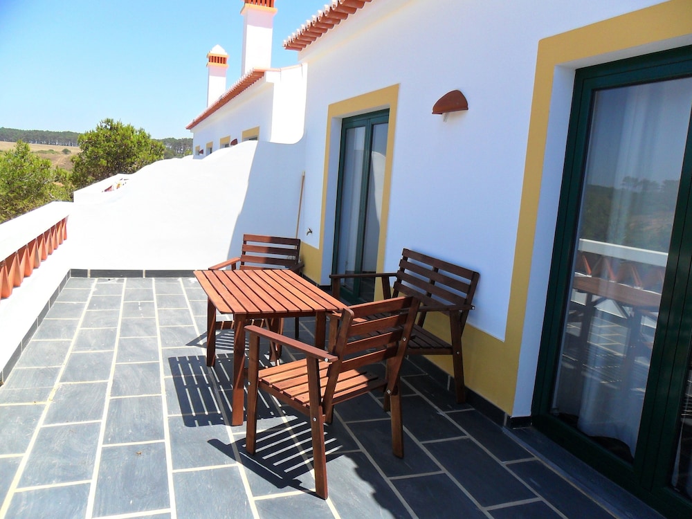 Monte Carvalhal da Rocha - Campground