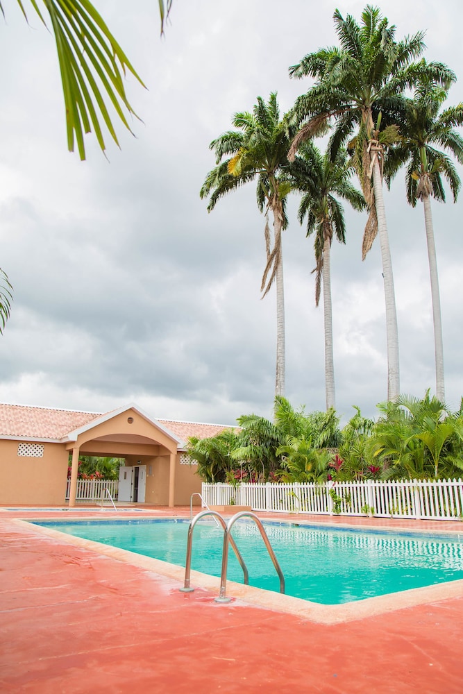 The Oasis Golf Retreat
