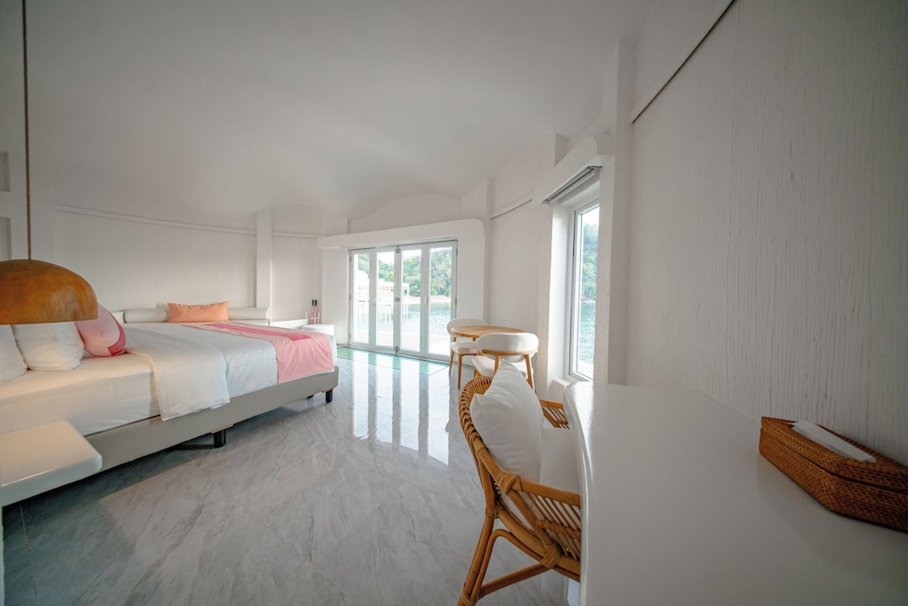69 Resort & Beach Club by Loccal Collection, Labuan Bajo