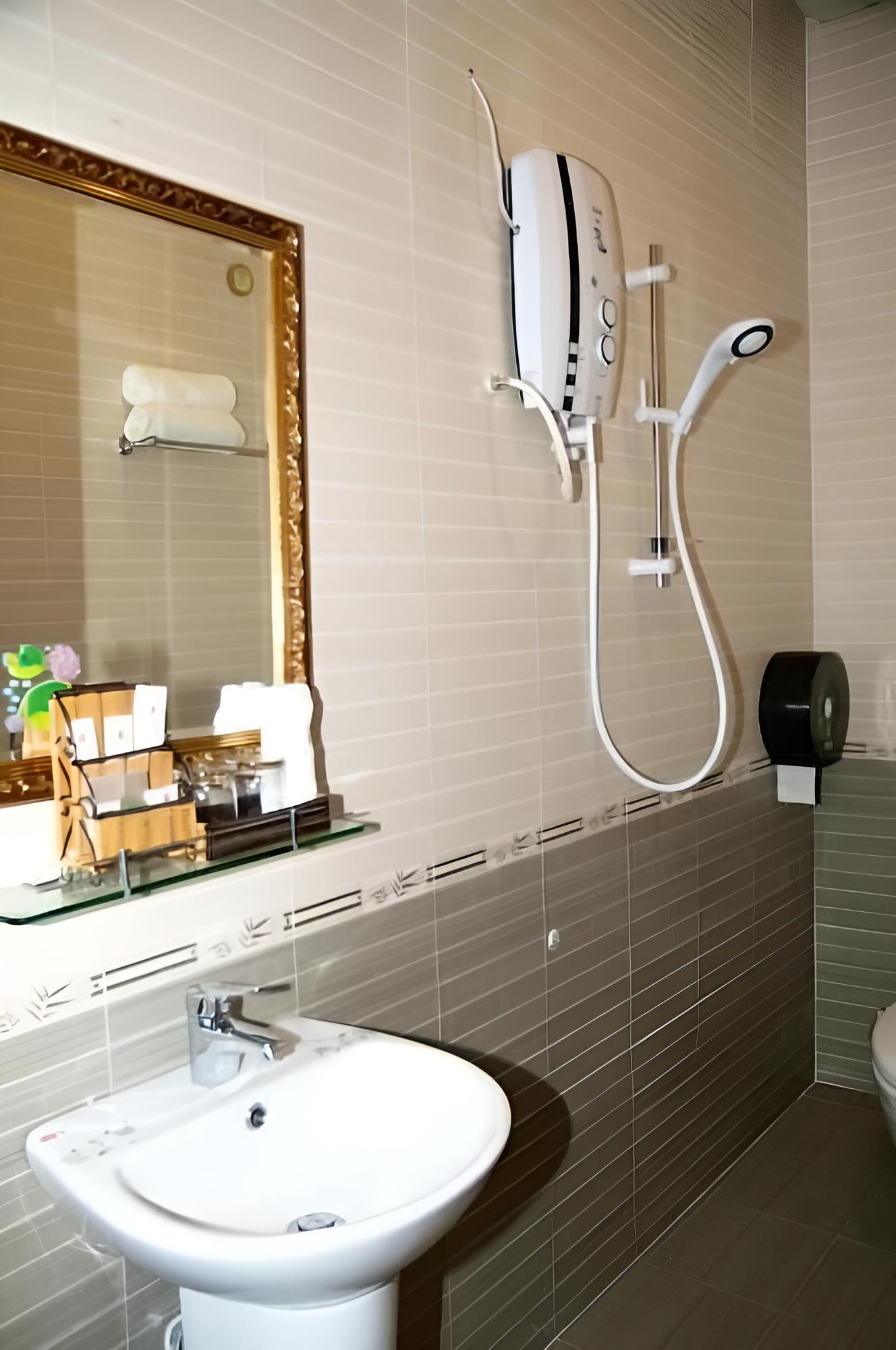 Golden Palm Hotel