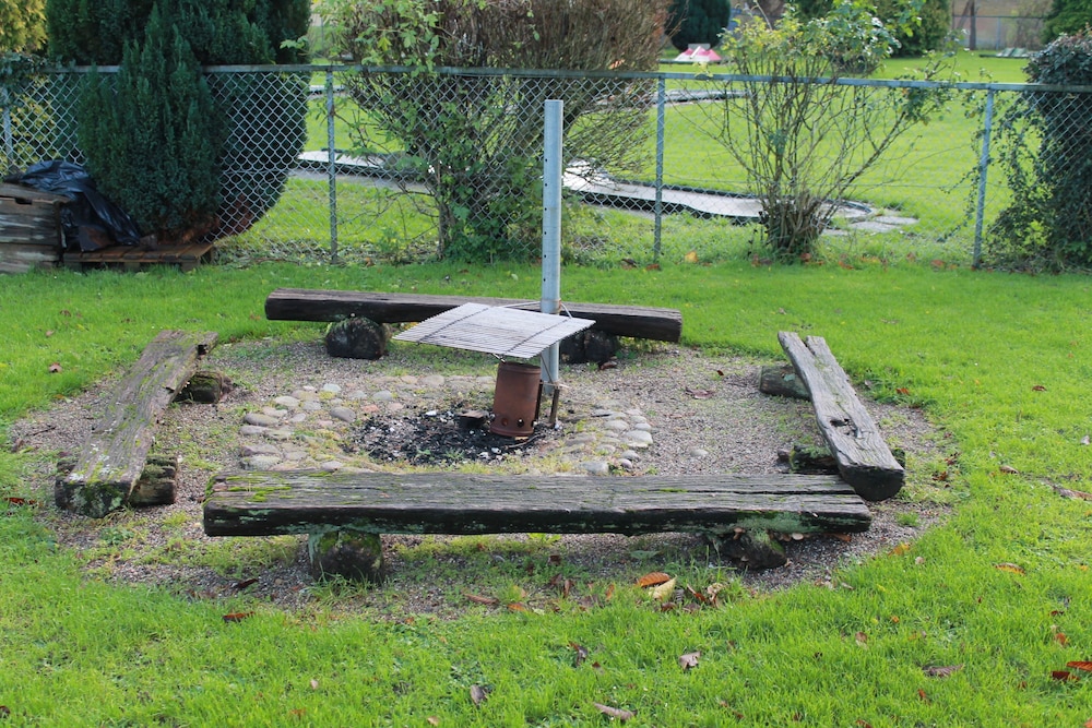Photo 33
