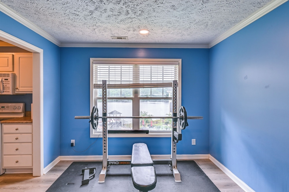 Lake & Pool Access, Home Gym: Fayetteville Condo!