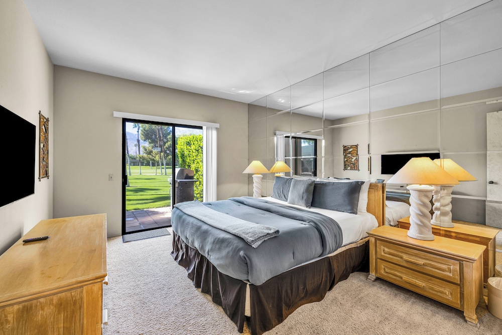Isleta Vista Getaway