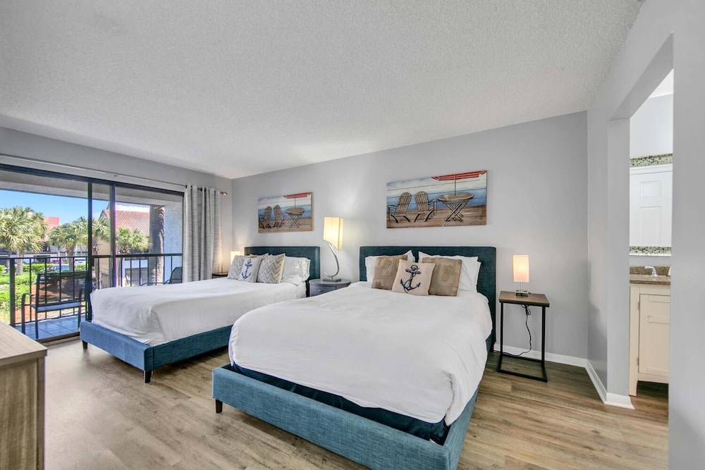 Edgewater Golf Villa 956