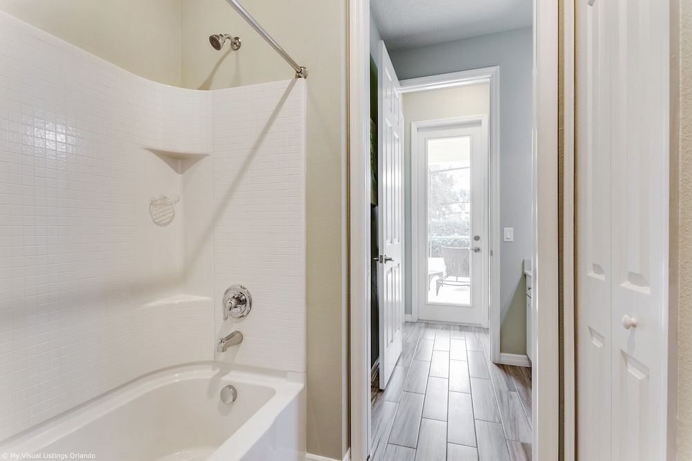 Spacious Home w/ Private Pool/spa! Sleeps 21