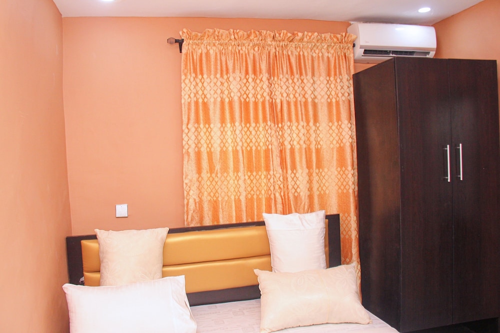 Starexx Luxury Apartment view 3