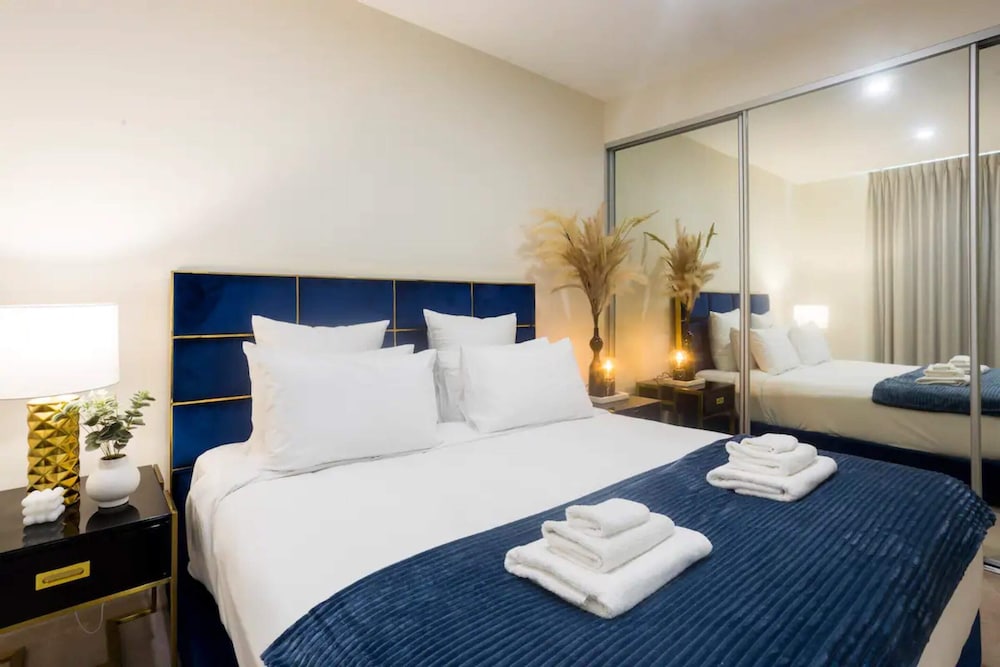 Brilliant 3 Month Corporate Rental With Balcony