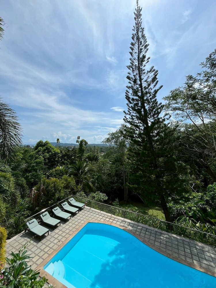 Thara Bayview Villa