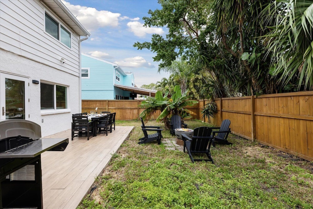 10 Colonial Drive