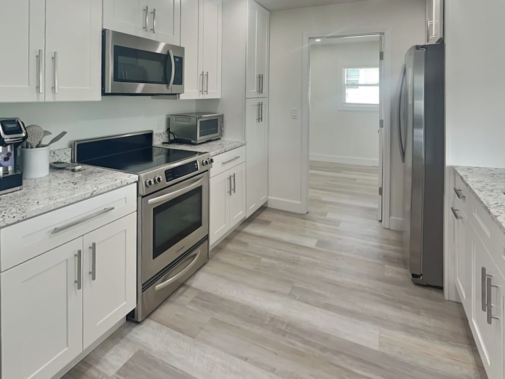 Dolphin View Oasis by Distinctive Beach Rentals