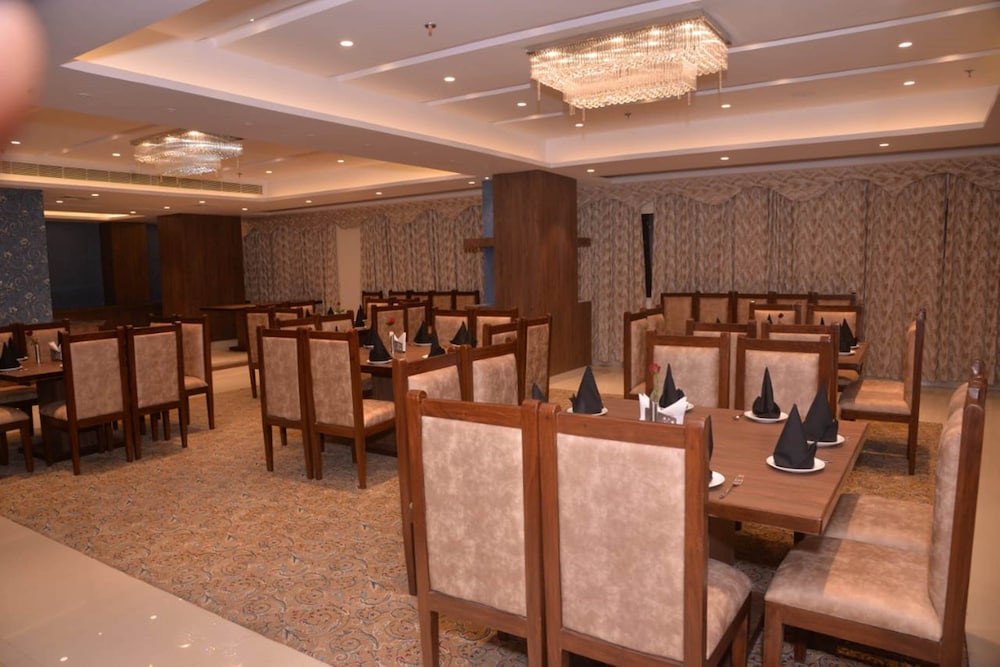 Food & Beverage