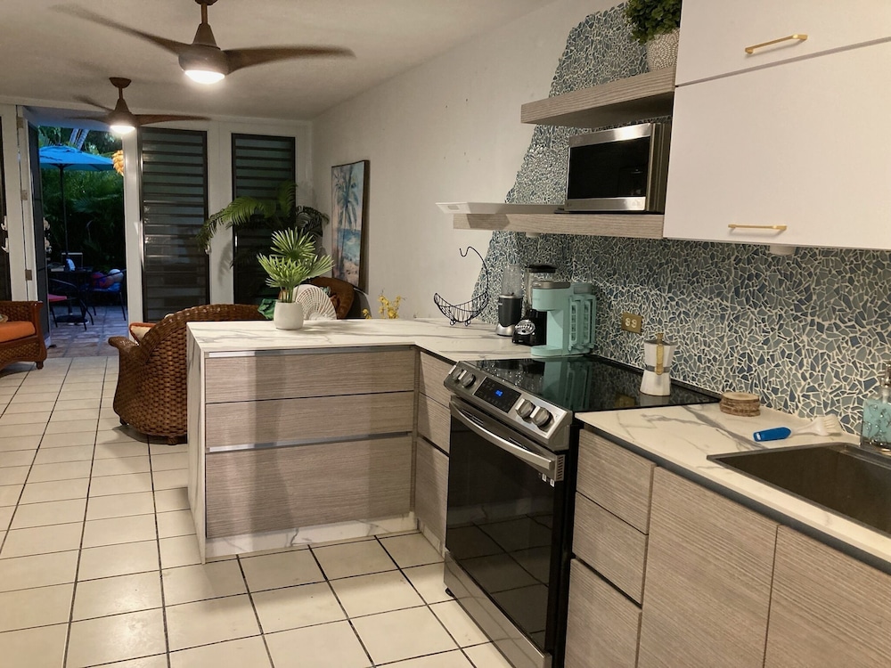 CampoMar Beachfront Villa in Arroyo view 3