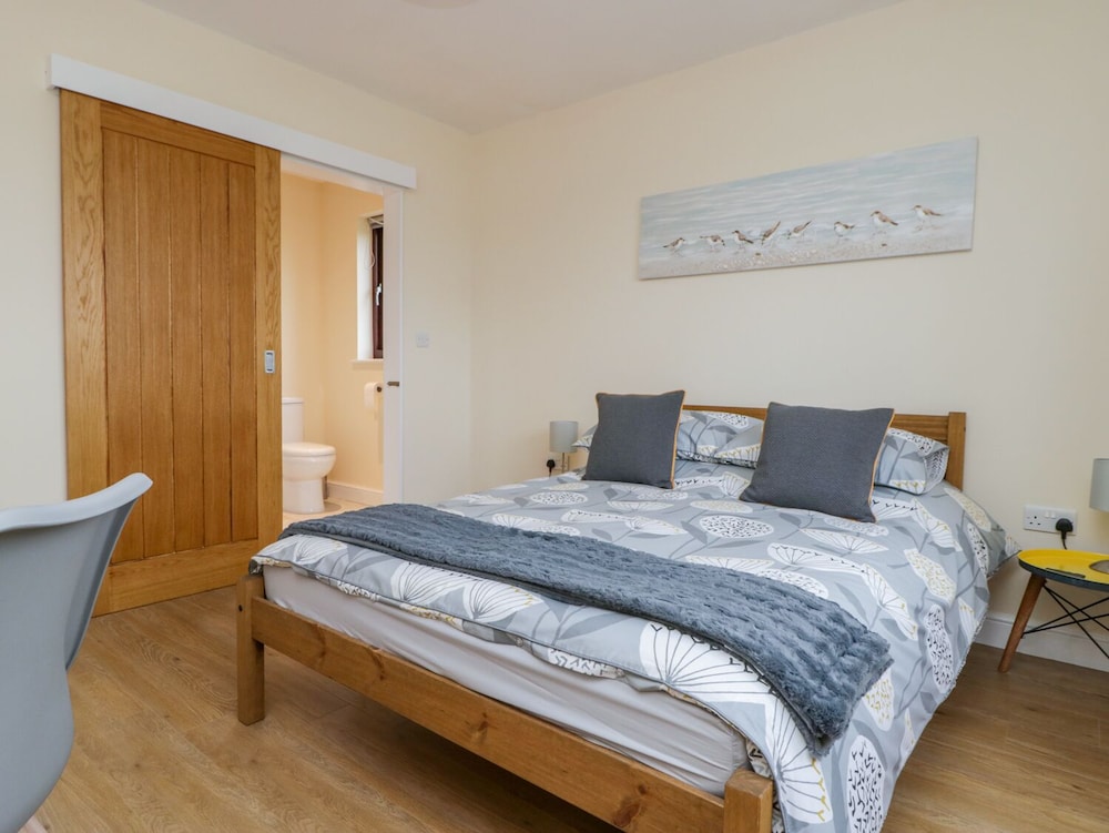 Rose Lodge view 4