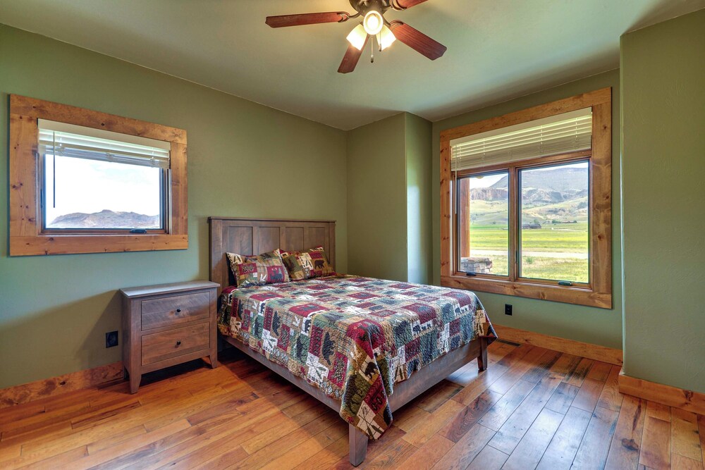 Spacious Cody Townhome: Private River Access!