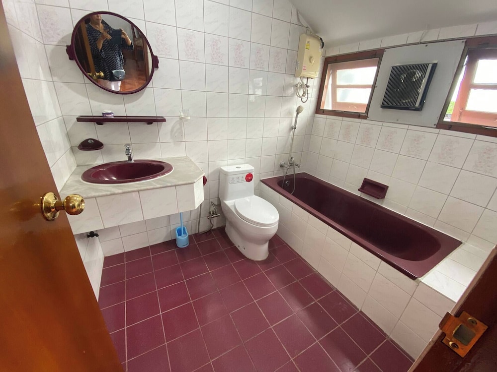 Beautiful 2 Story Newly Renovated Bungalow House